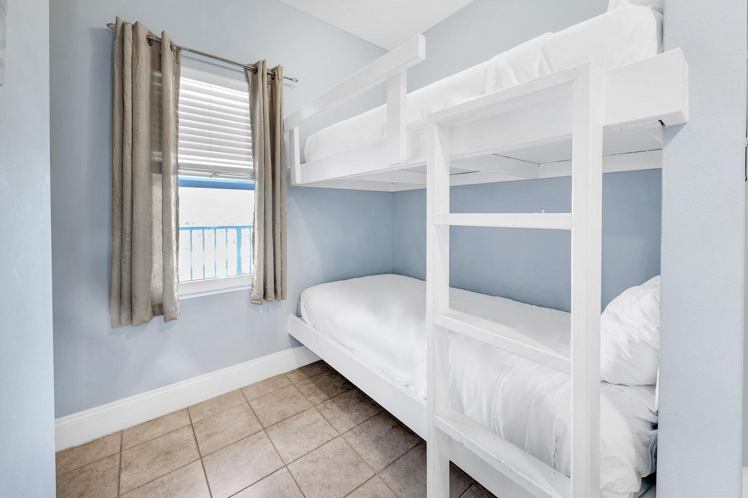 Holiday home Laketown Wharf 827 - Life's A By Emerald Coast Retreats